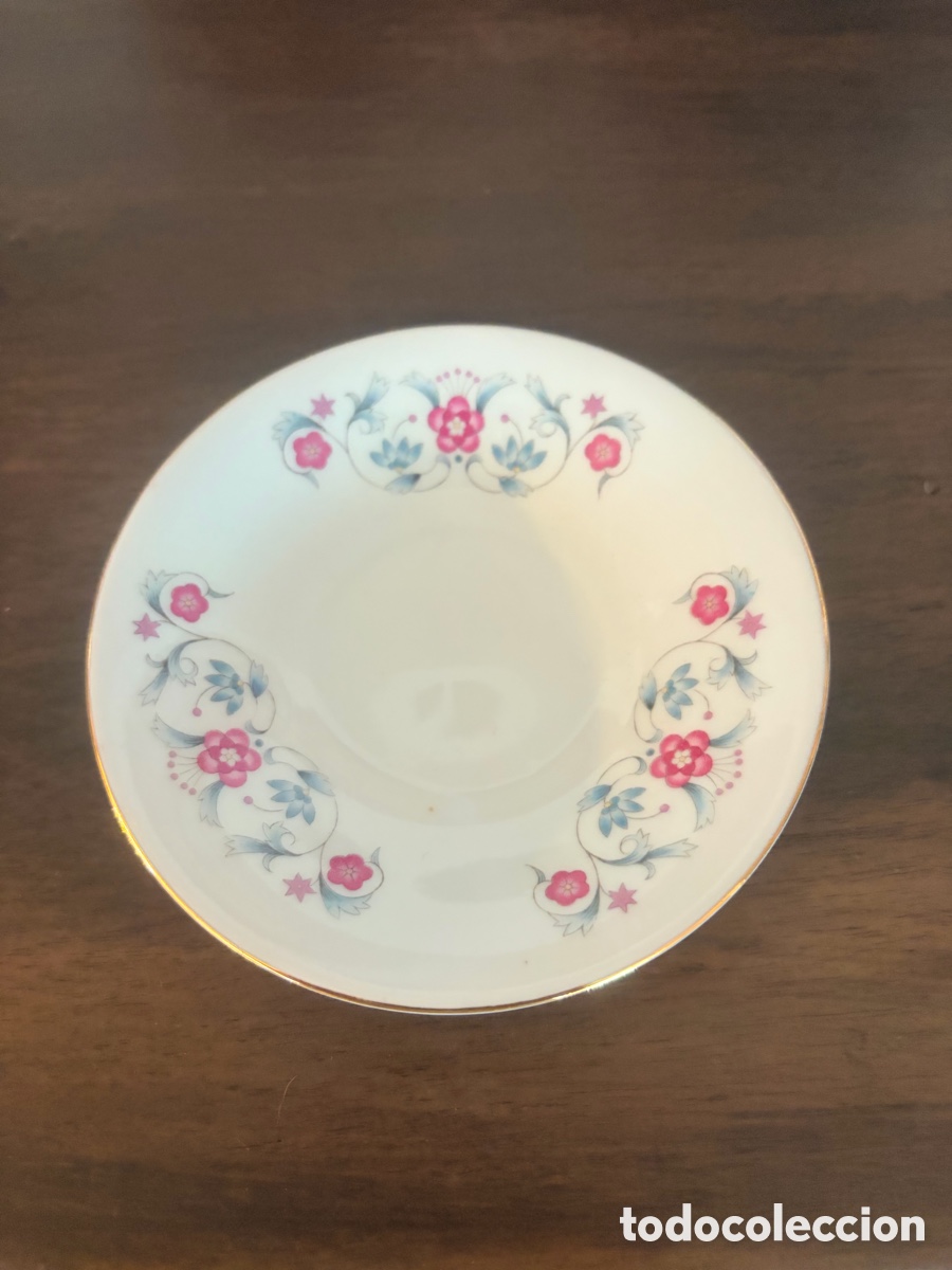 Antig&uuml;edades: Antiguo plato de porcelana china con sello en la base
