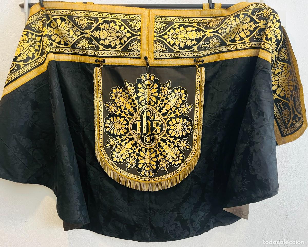 Antig&uuml;edades: CAPA PLUVIAL ANTIGUA SACERDOTE DAMASCO NEGRO BORDADA IHS ORNAMENTO LIT&Uacute;RGICO IGLESIA 250 CM