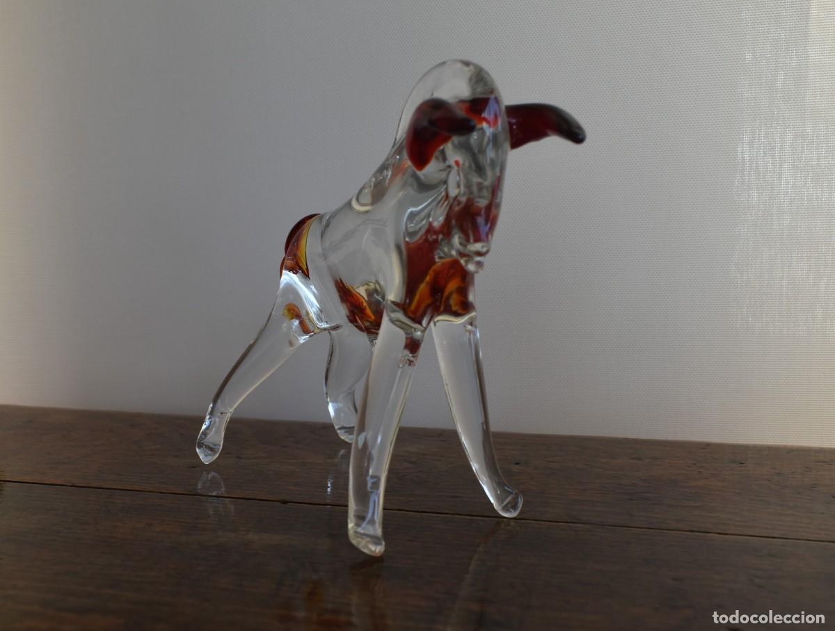 Antig&uuml;edades: Toro de cristal de Murano - Foto 3