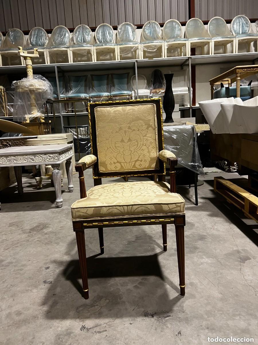 Antiques: Silla cl&aacute;sica con brazos Colecci&oacute;n Alexandra &ndash; Madera tallada y tapizado damasco dorado
