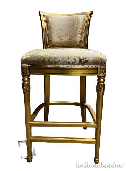 Antiques: Taburete imperial en pan de oro con tapizado damasco &mdash; pieza de lujo artesanal