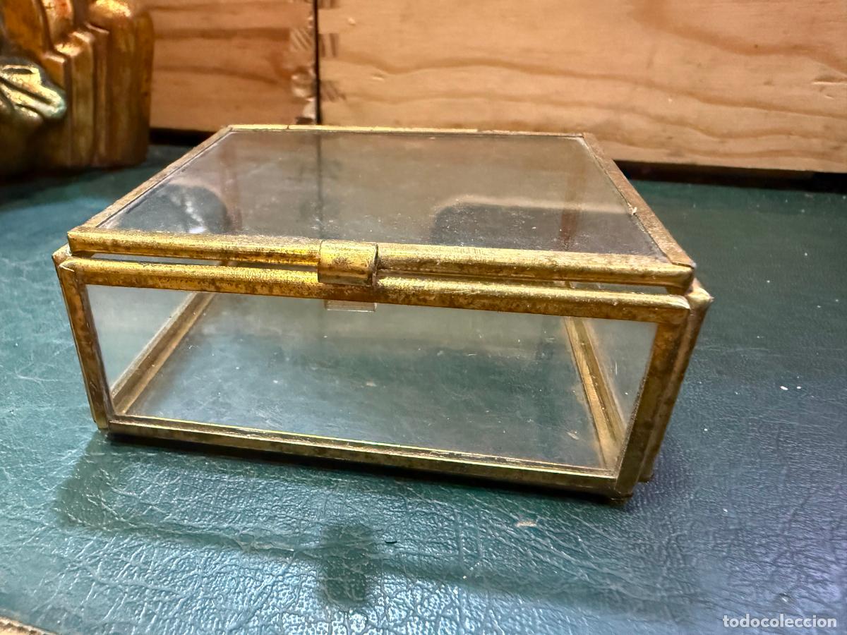 Antig&uuml;edades: ANTIGUA CAJA JOYERO DE METAL Y CRISTAL - MEDIDA 9X7,5X3,5 CM
