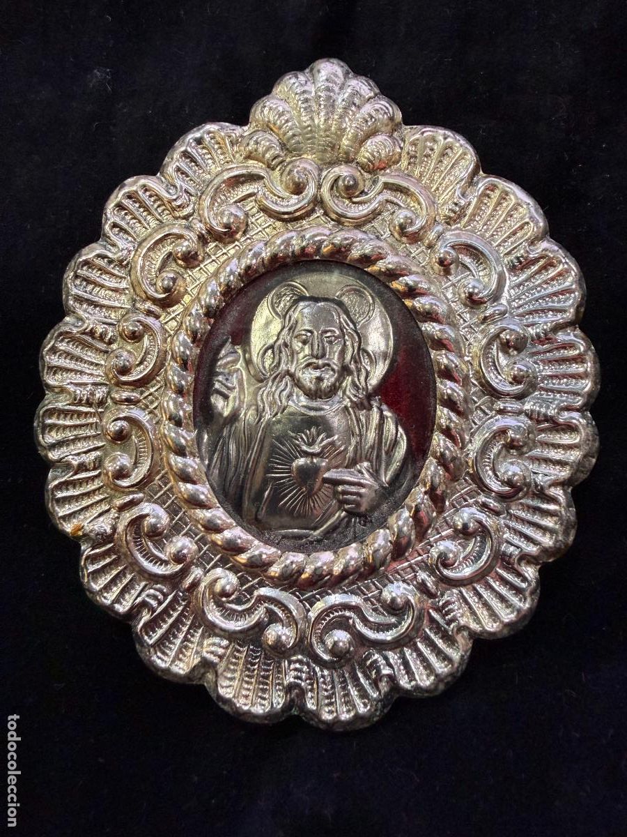 Antig&uuml;edades: RELICARIO DE ORFEBRERIA CON LA IMAGEN DEL SAGRADO CORAZON DE JESUS - MEDIDA 9,5X8 CM - RELIGIOSO