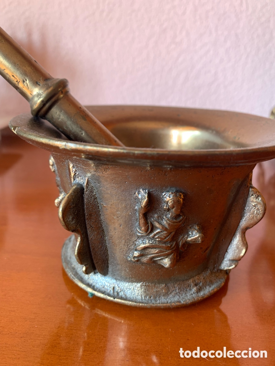 Antig&uuml;edades: almirez/mortero de bronce, a&ntilde;os 50