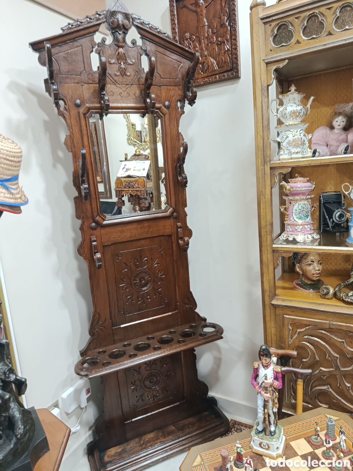 Antig&uuml;edades: Perchero antig&uuml;o Alfonsino - Foto 2