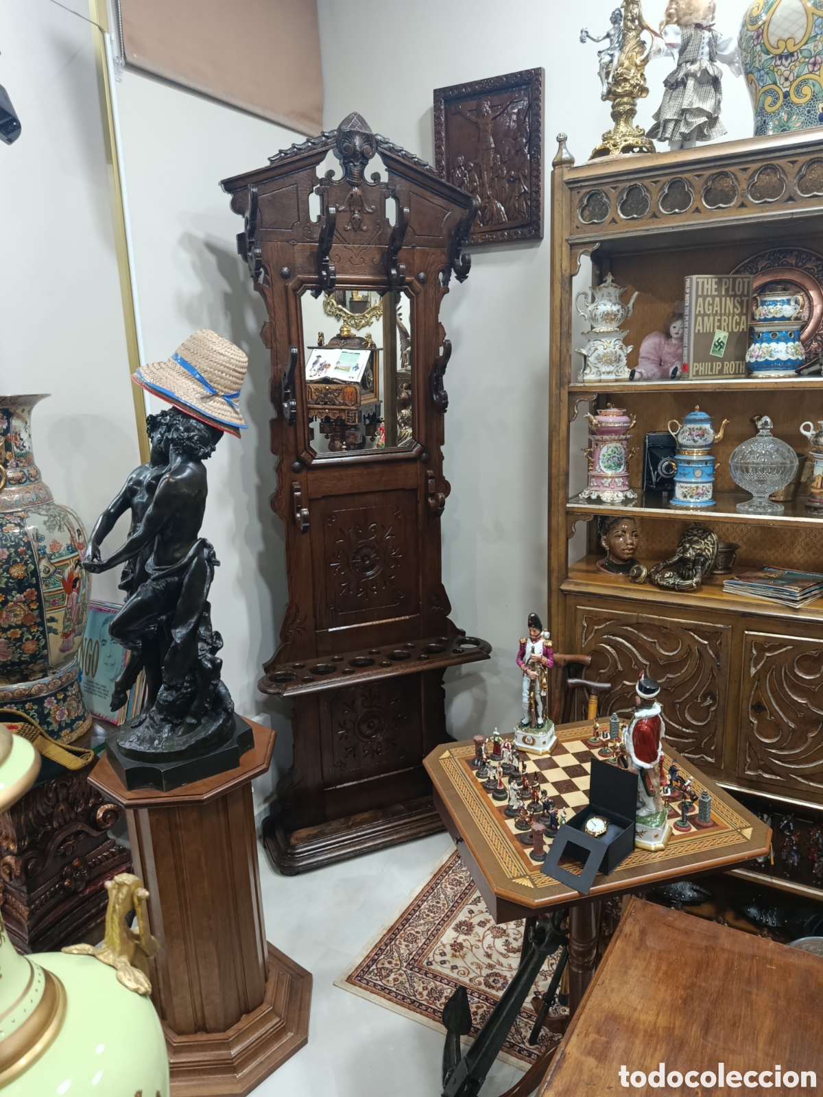 Antig&uuml;edades: Perchero antig&uuml;o Alfonsino - Foto 1