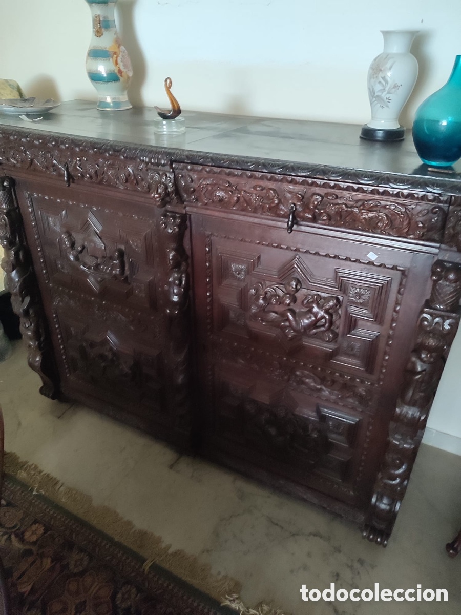 Antig&uuml;edades: Mueble tallado 2 Puertad y 2 Cajones - Foto 1