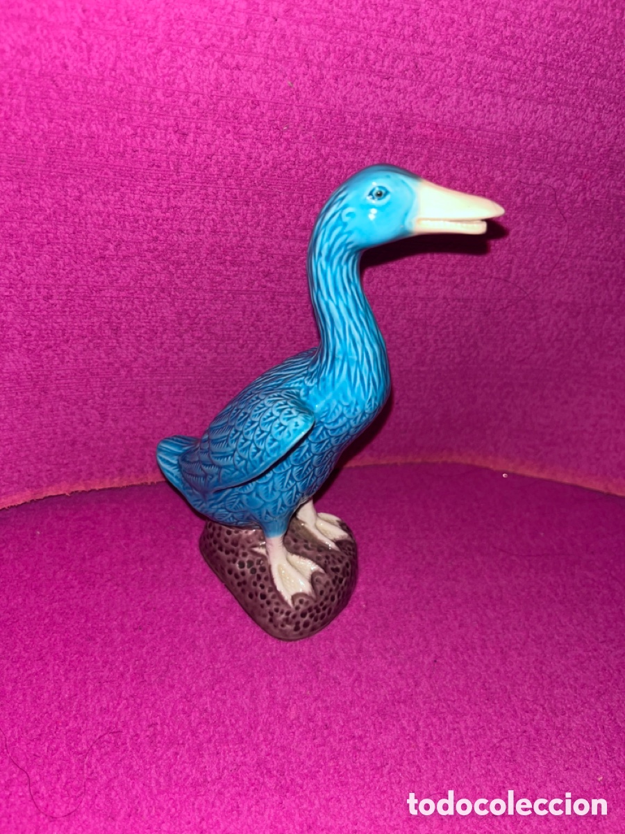 Antig&uuml;edades: Figura ganso porcelana china azul antiguo Manises