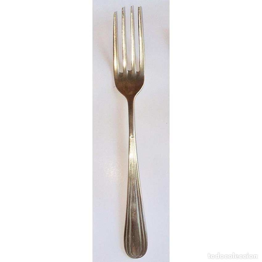 Antig&uuml;edades: TENEDOR de Mesa VINTAGE en ALPACA Marca M. Cuberter&iacute;a Antigua de Reposici&oacute;n. L&iacute;neas Art D&eacute;co.