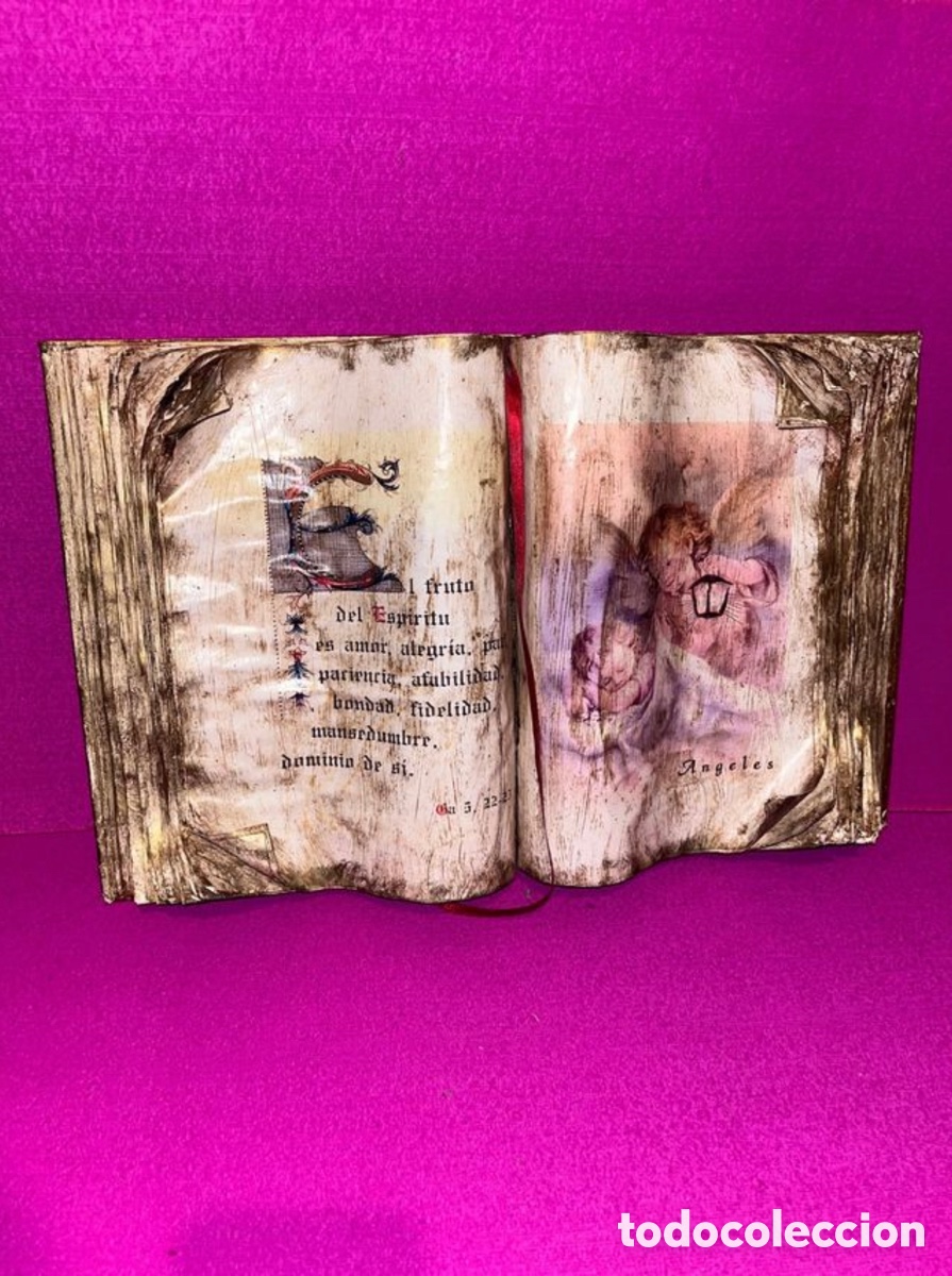 Antig&uuml;edades: Libro abierto decorativo antiguo