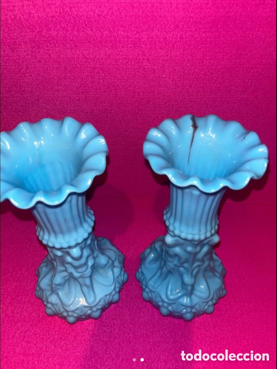 Antig&uuml;edades: Jarrones antiguos opalina azul Manises - Foto 2