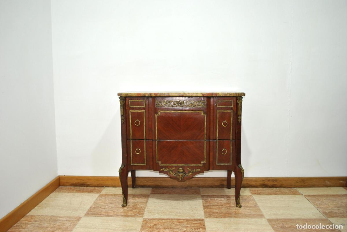 Antig&uuml;edades: Comoda Luis XVI marqueteria y bronces - Foto 1
