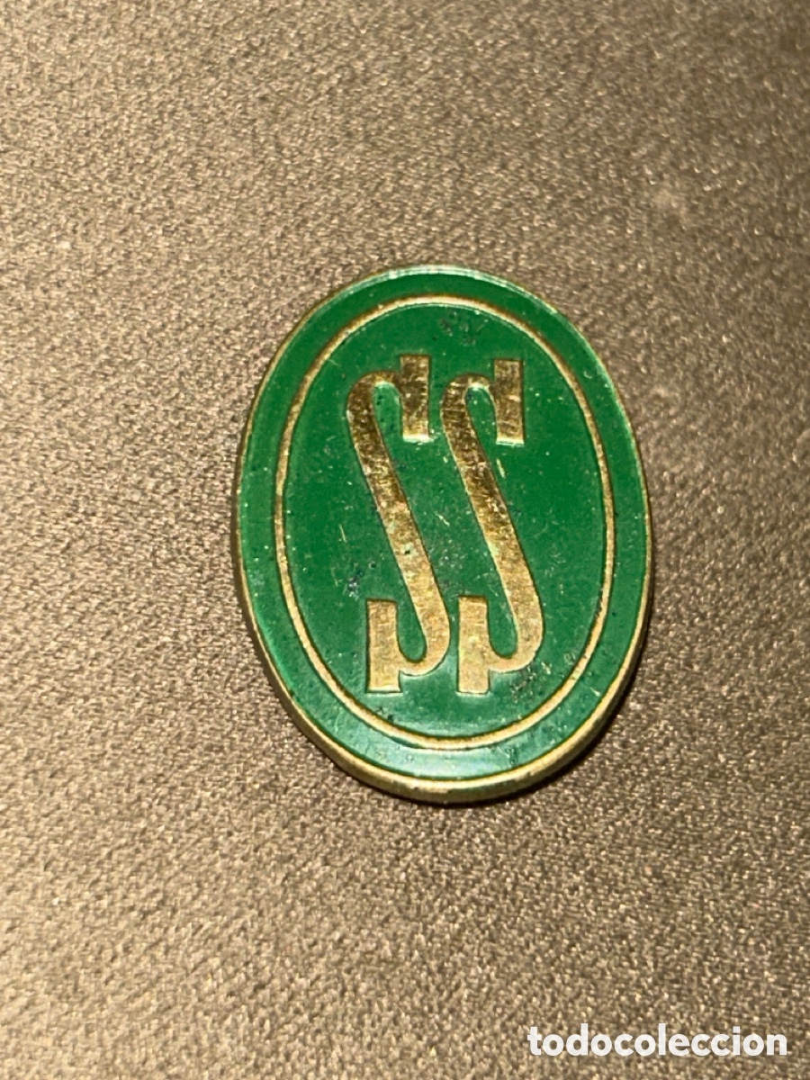 Antig&uuml;edades: PIN O INSIGNIA DE SERVICIO SOCIAL DE LA SECCION FEMENINA, A&Ntilde;O 1967, VERDE