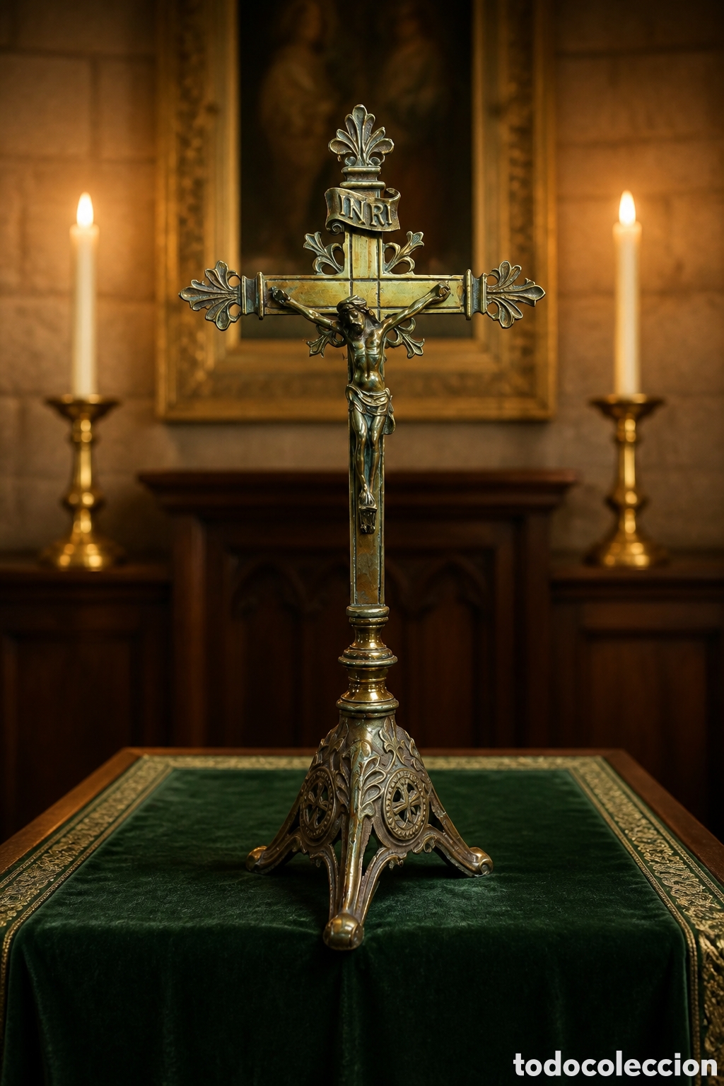 Antiquit&eacute;s: ANTIGUA Y PRECIOSA CRUZ DE MESA O ALTAR DE BRONCE . BASE CON DISE&Ntilde;O CALADO. 36cm alto