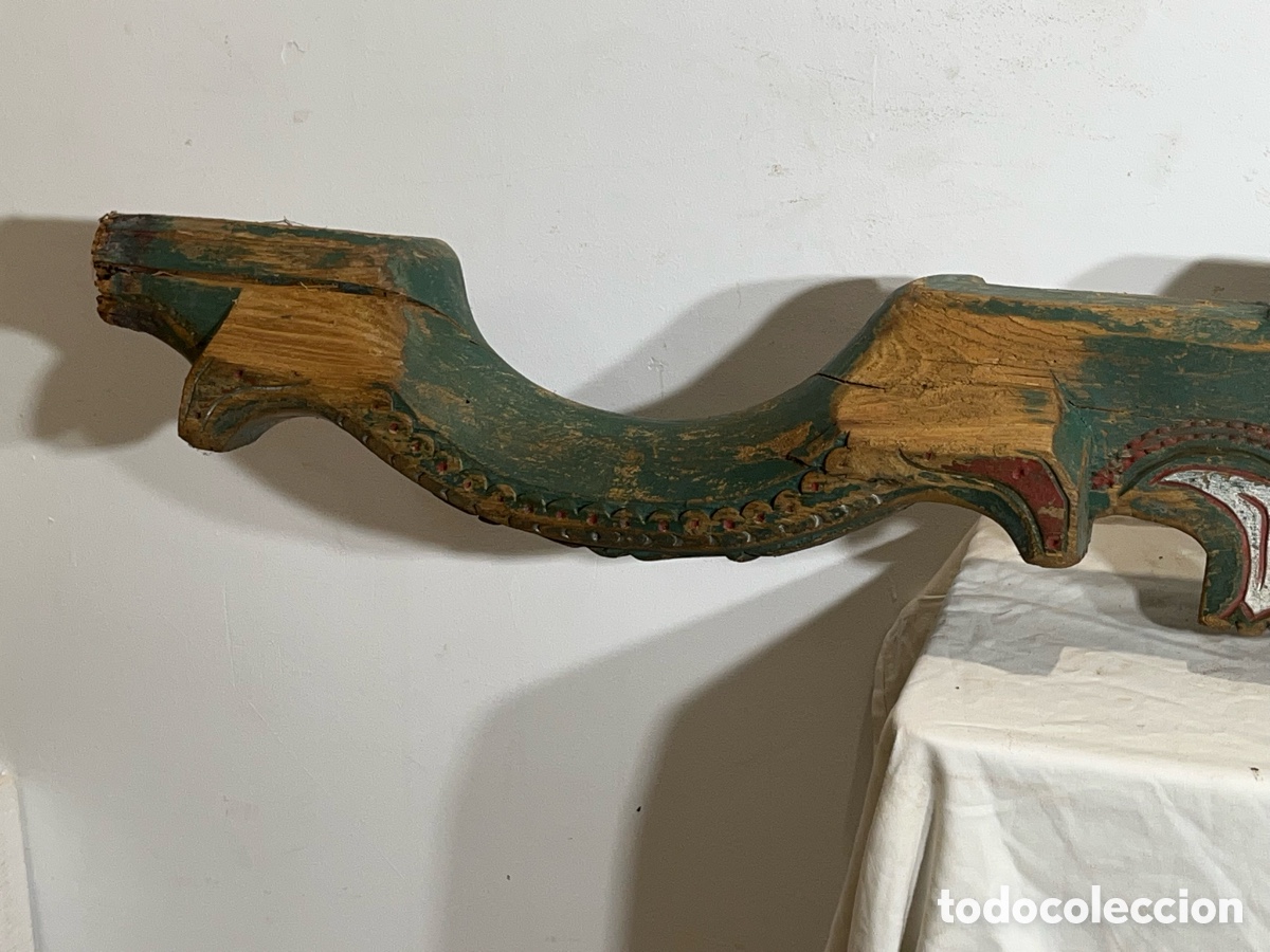Antig&uuml;edades: Antiguo yugo de madera pintado. A/J - Foto 3