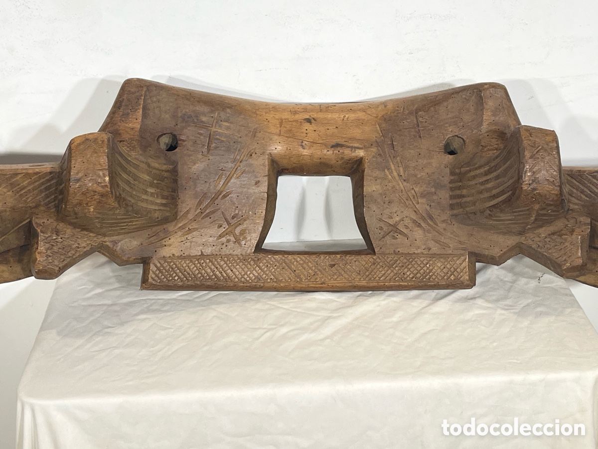 Antig&uuml;edades: Antiguo yugo de madera maciza. A/J - Foto 2