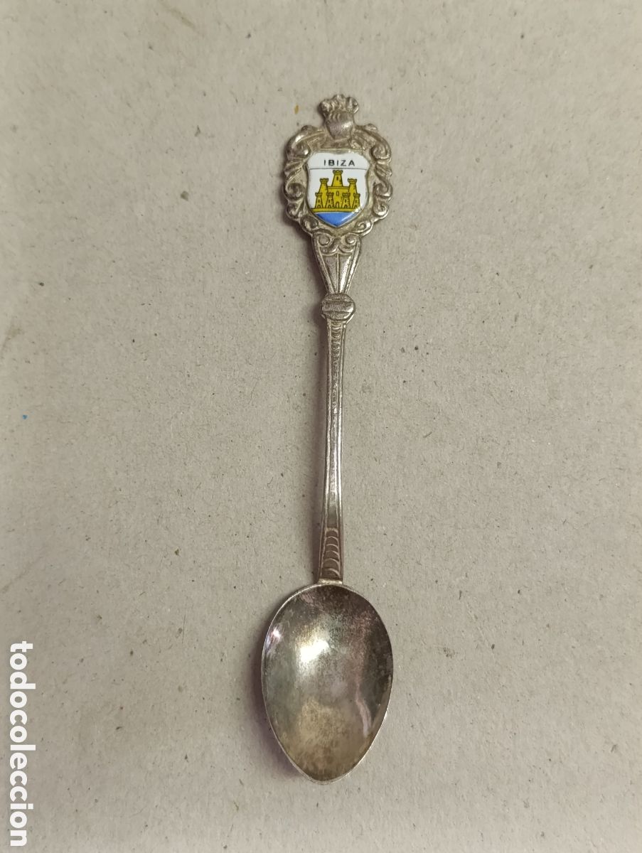Antig&uuml;edades: CUCHARILLA DE PLATA CON ESMALTE DE IBIZA.