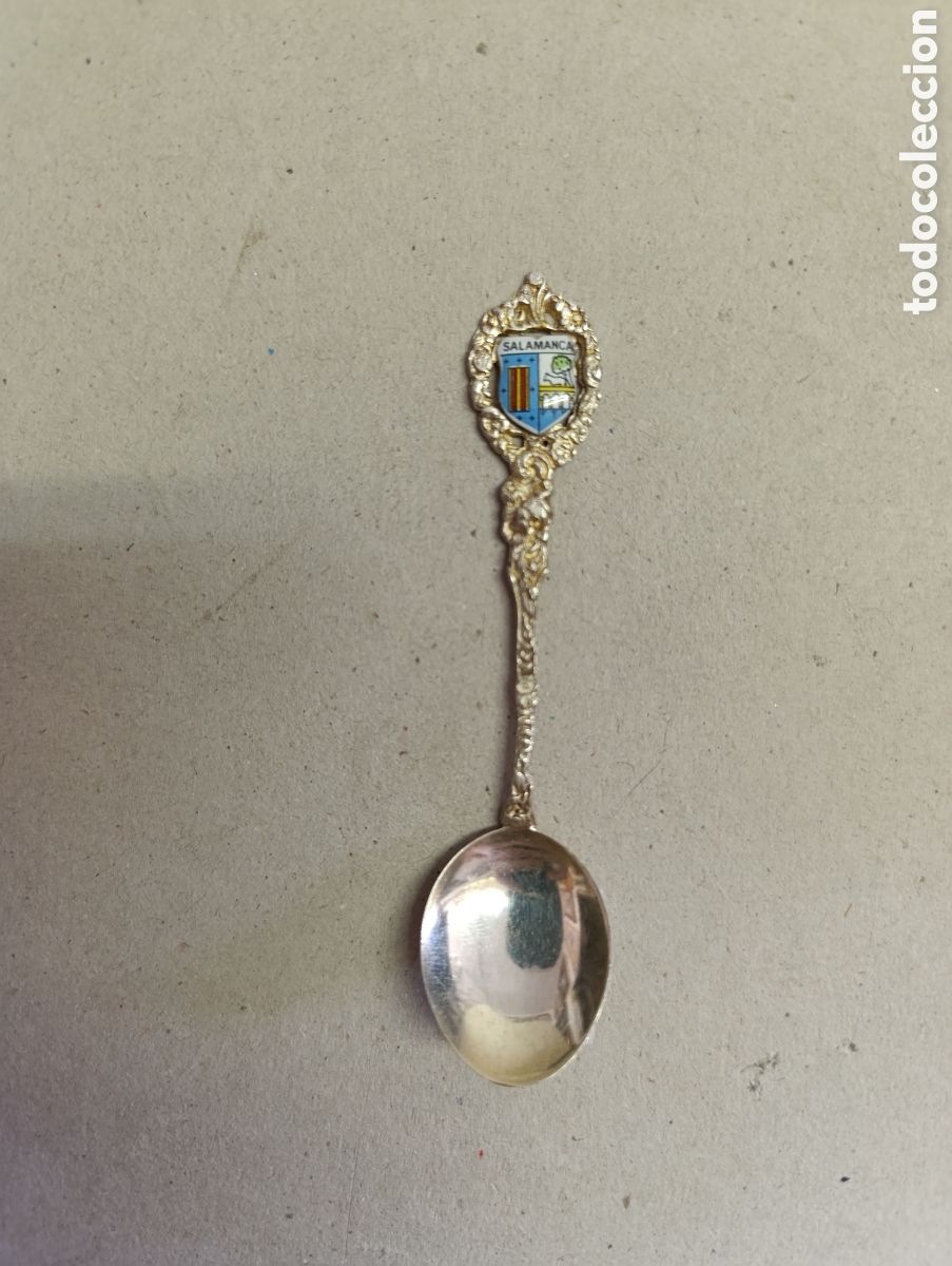 Antig&uuml;edades: CUCHARILLA DE PLATA CON ESMALTE DE SALAMANCA.
