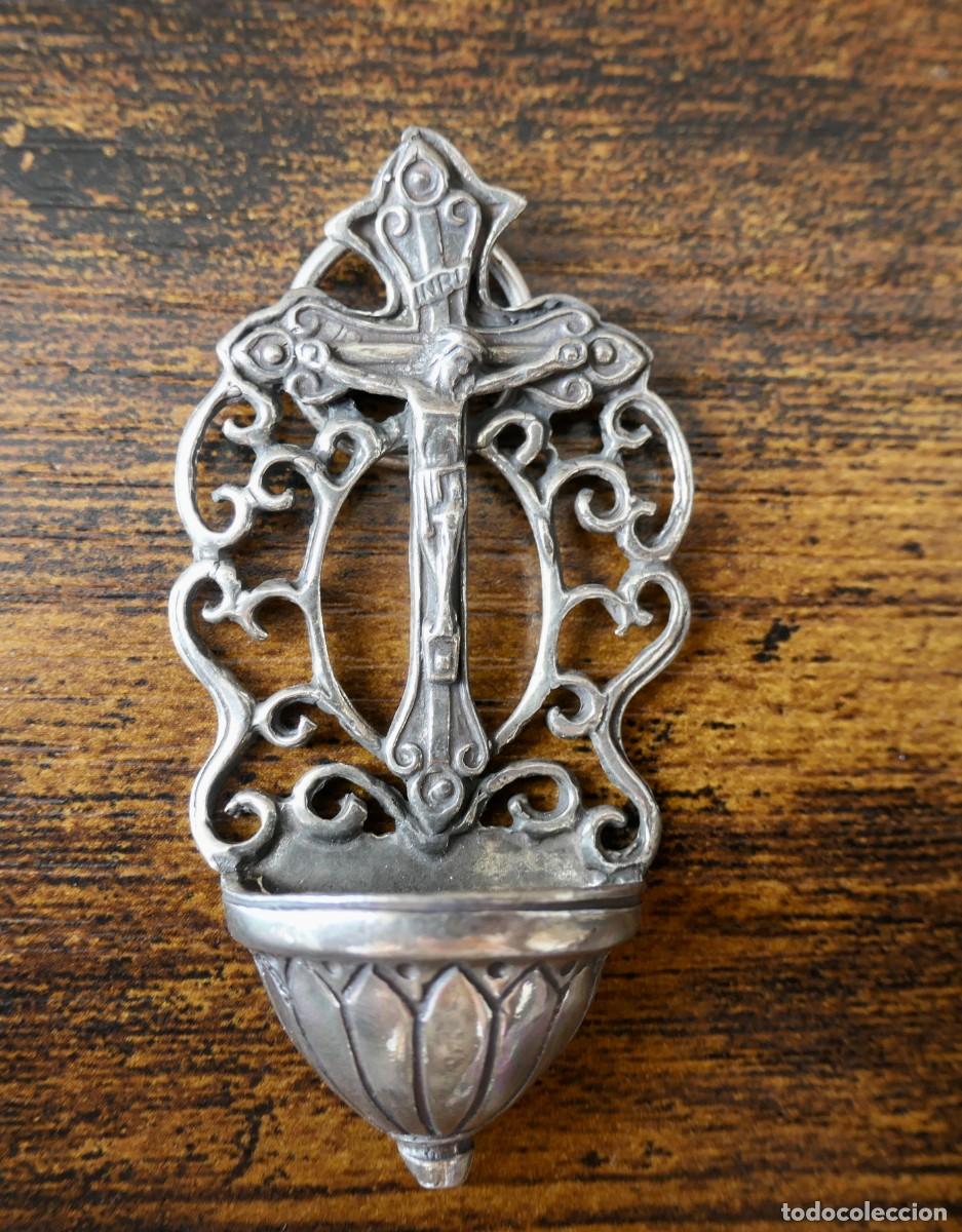 Antig&uuml;edades: pila de agua bendita de alcoba (tambi&eacute;n llamada benditera de colgar). 6 cm