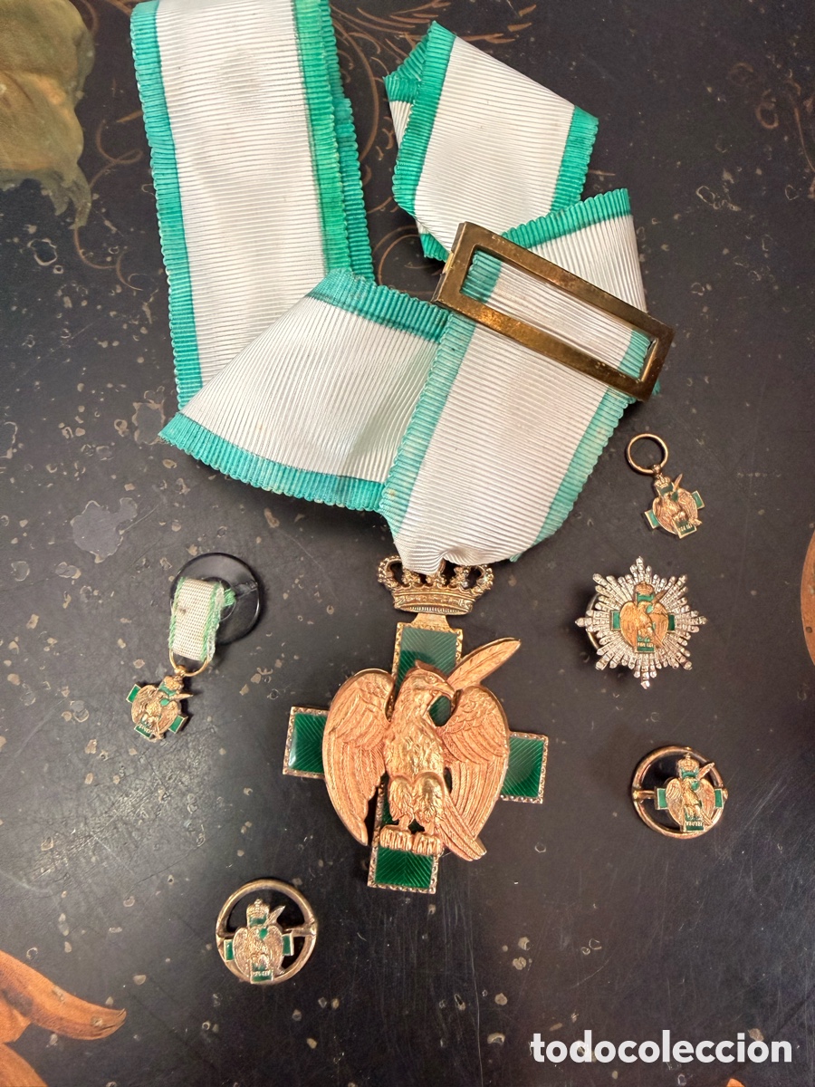 Antig&uuml;edades: Conjunto Orden del M&eacute;rito de la Guardia Civil
