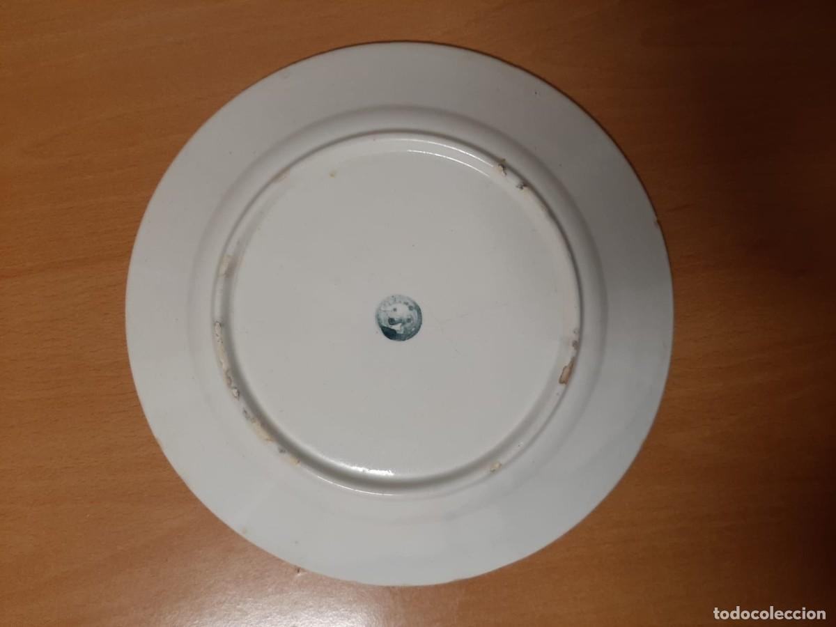 Antig&uuml;edades: 8 platos blancos antiguos - Foto 4