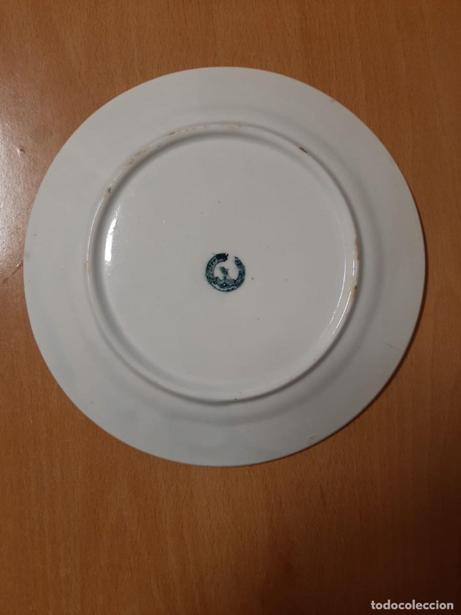 Antig&uuml;edades: 8 platos blancos antiguos - Foto 8