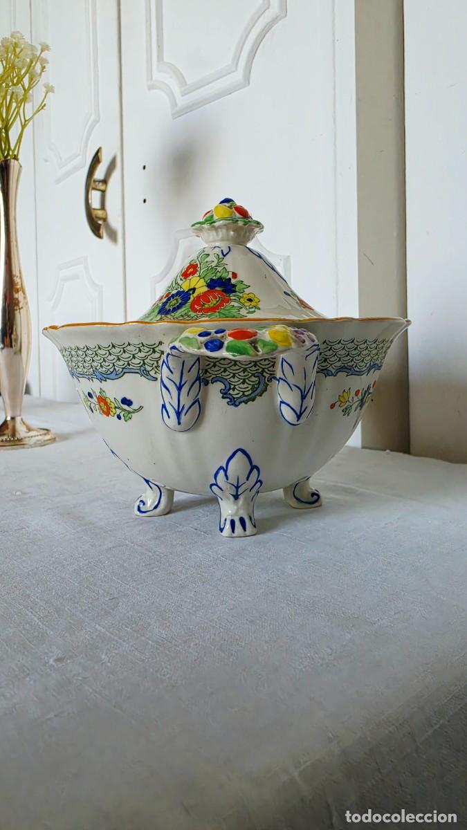 Antig&uuml;edades: Peque&ntilde;a Sopera o Salsera Antigua Mason's &rdquo;Chelsea Pattern&rdquo; Loza Inglesa Ironstone (Circa 1940-1950).