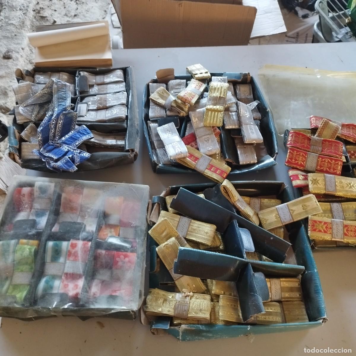 Antig&uuml;edades: LOTE CINTAS DE TELA BORDADA, SURTIDAS APROX 197 CM LARGO / EVA-01GV / LO QUE SE VE