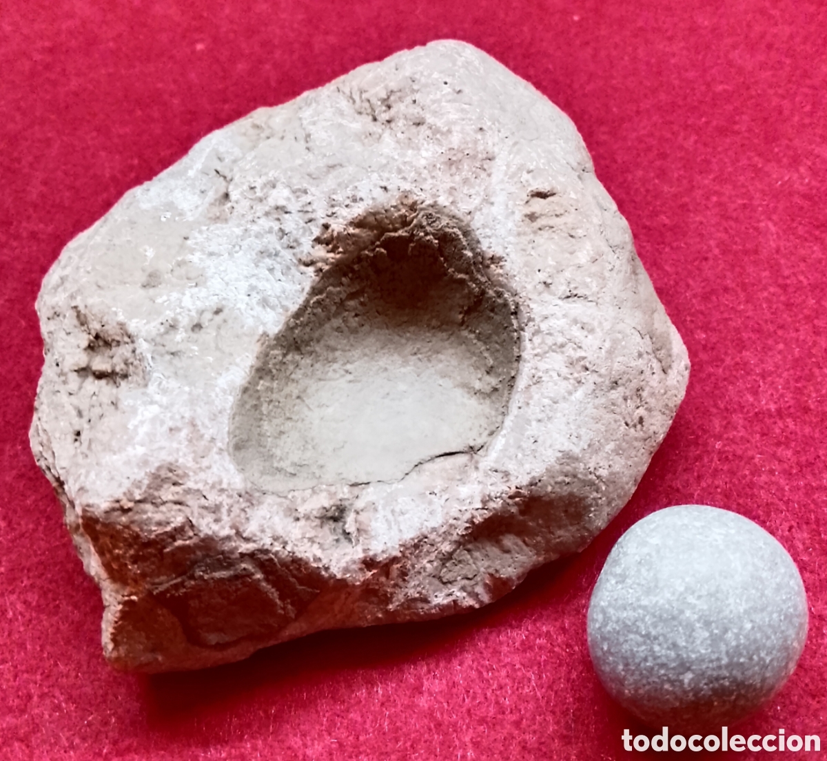 Antig&uuml;edades: Mortero neol&iacute;tico de piedra