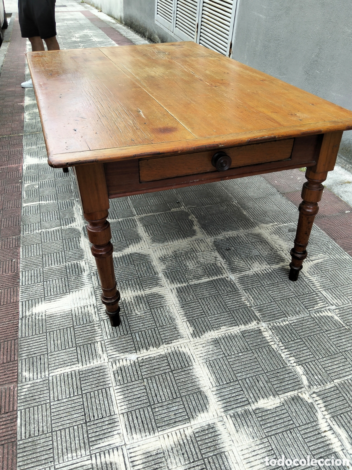 Antig&uuml;edades: Mesa grande de madera sxix