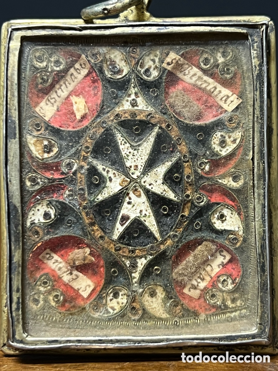Antig&uuml;edades: Relicario de la Cruz de Malta. S.XVII