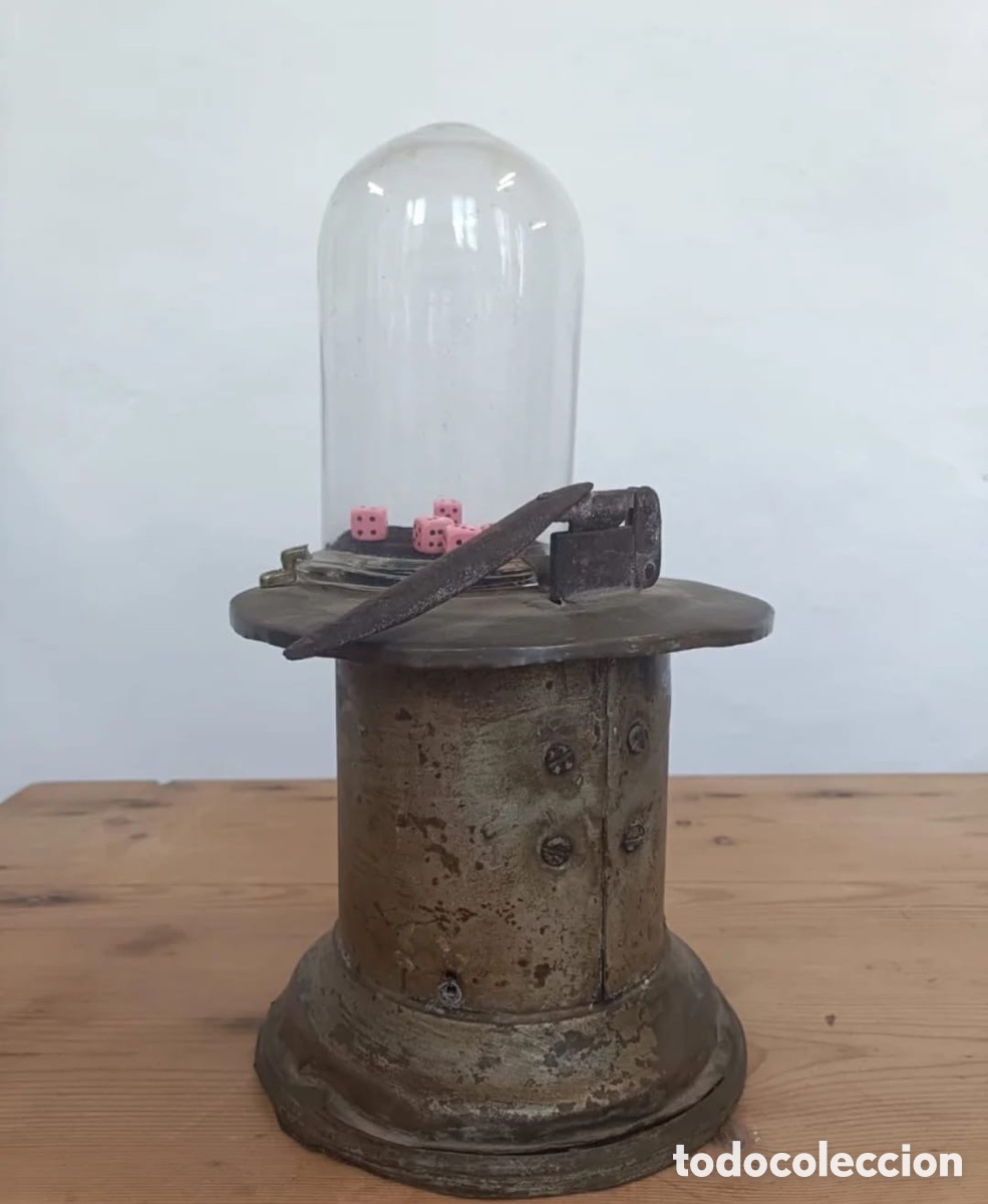 Antig&uuml;edades: M&aacute;quina antigua tragaperras