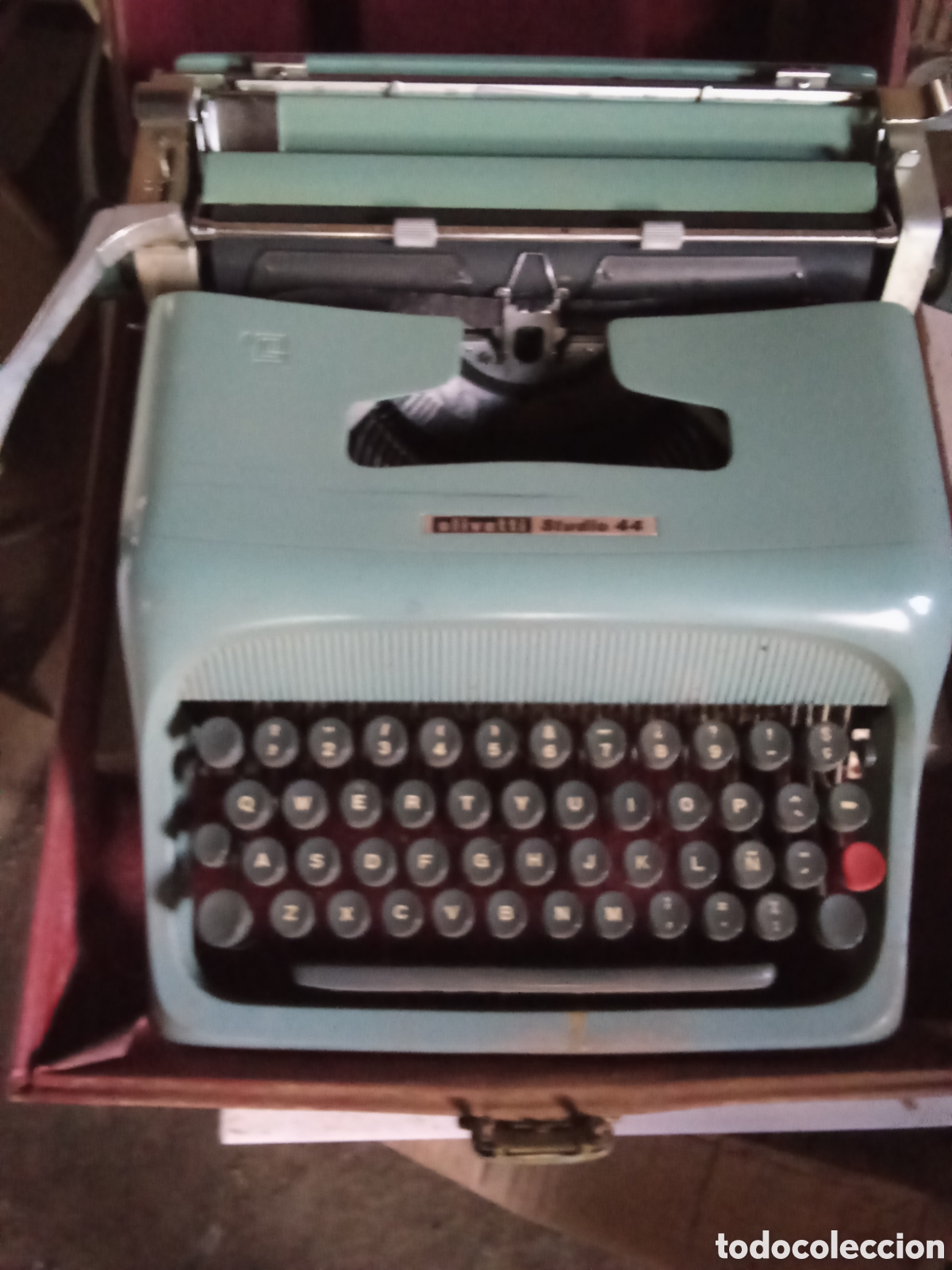 Antig&uuml;edades: M&aacute;quina de escribir Olivetti Studio 44