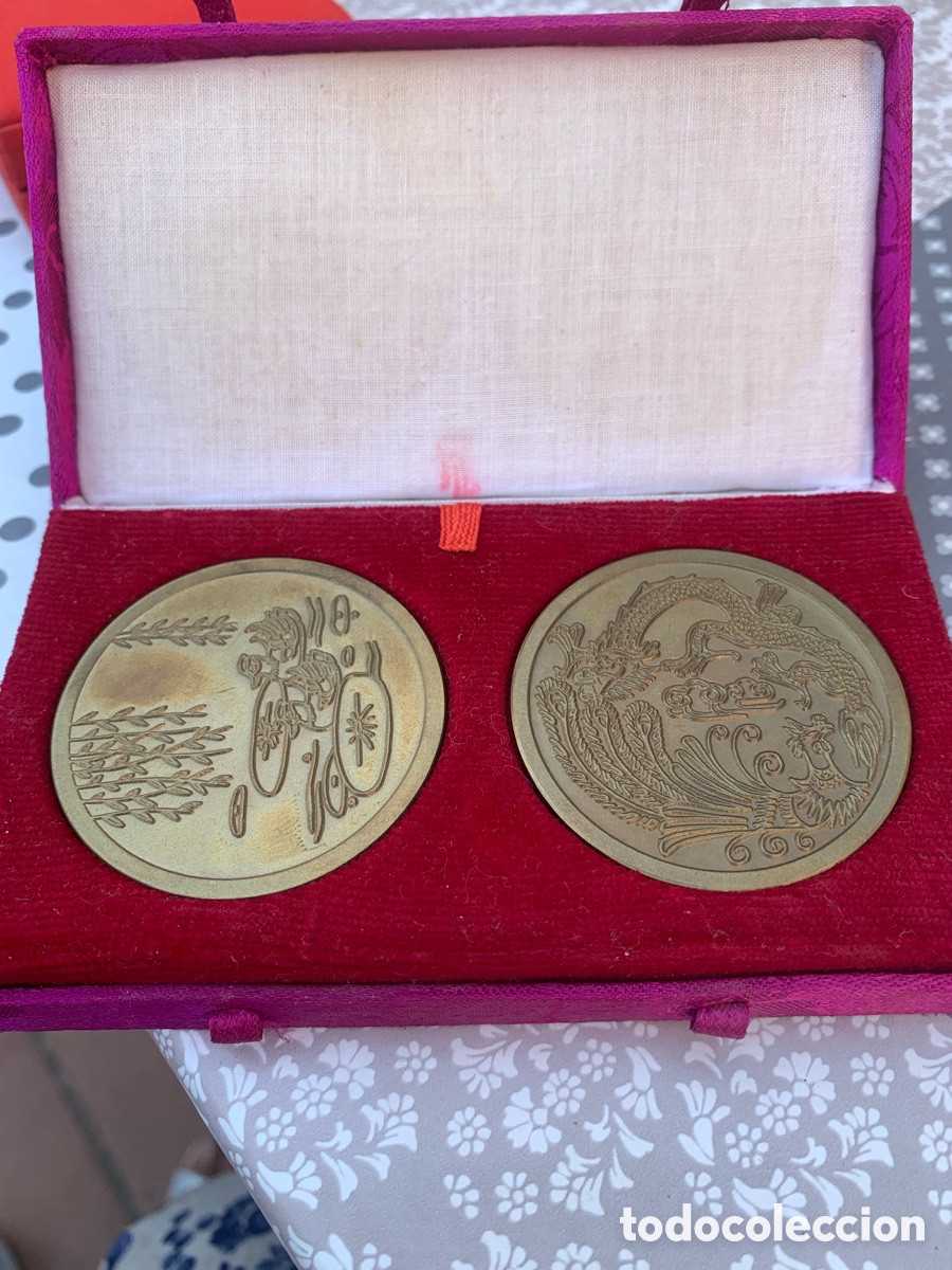 Antig&uuml;edades: Monedas chinas con cajita de seda - Foto 2