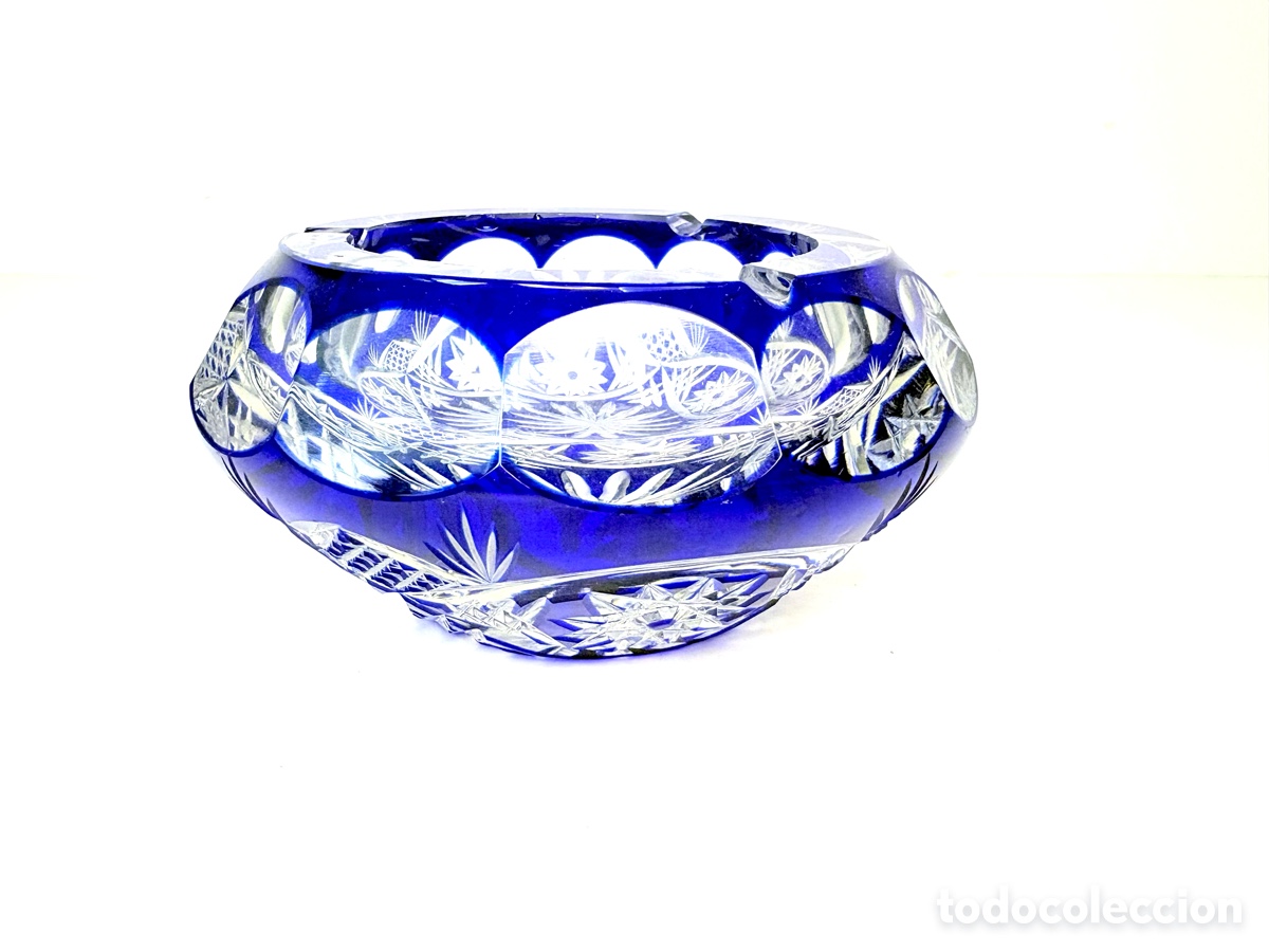 Antig&uuml;edades: Cenicero en cristal tallado Cobalt Diamond Bohemia Checoslovaquia 1960&rsquo;s
