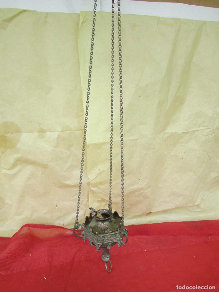 Antiguidades: L&Aacute;MPARA VOTIVA ANTIGUA para aceite y vela. SE COLGABA EN UN LATERAL DE LA CAPILLA. ESTA&Ntilde;O Y METAL