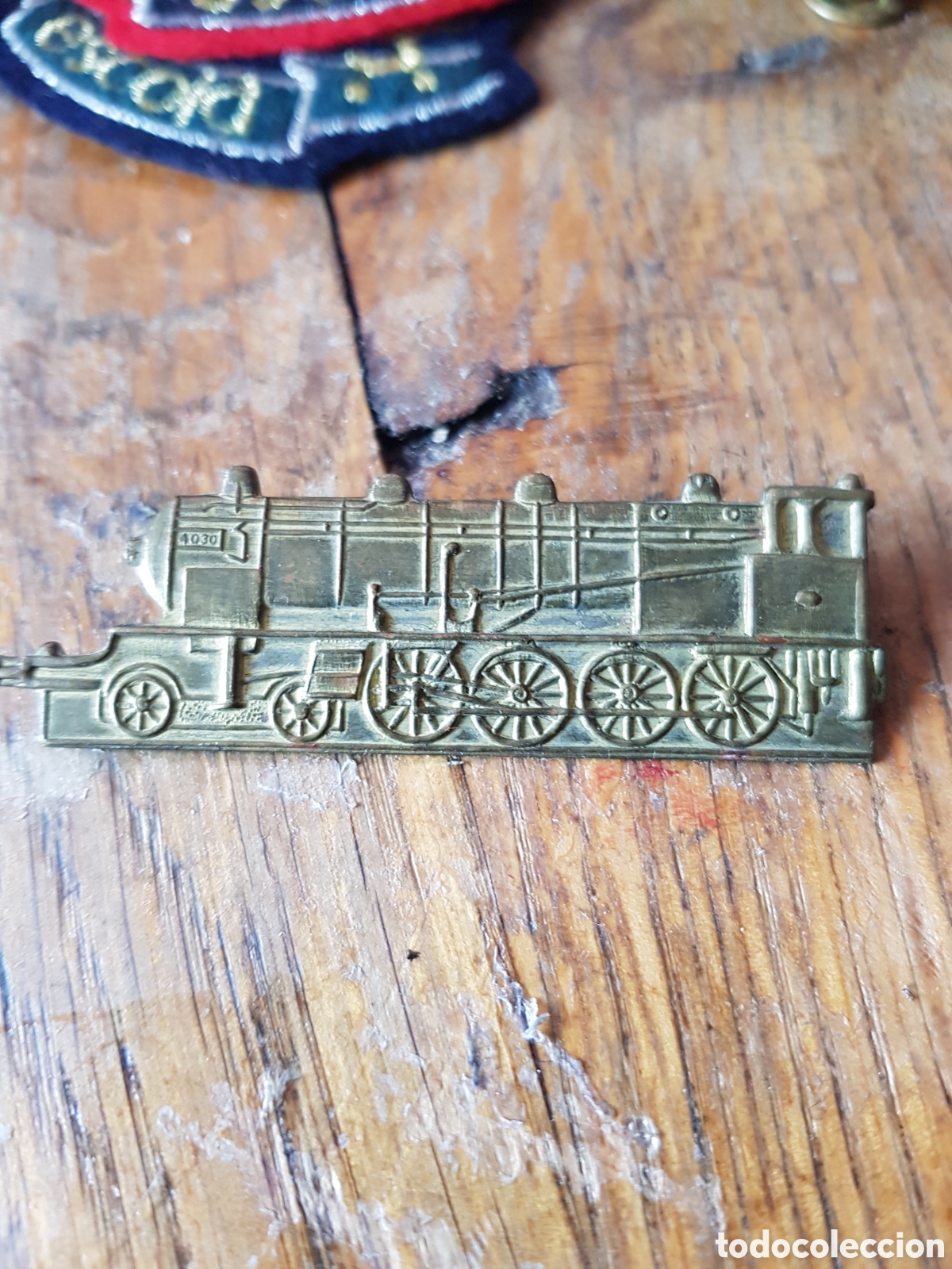 Antig&uuml;edades: ANTIGUA INSIGNIA DE UNA LOCOMOTORA