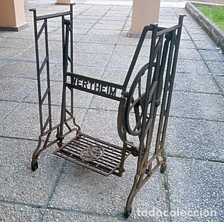 Antiques: Mesa de m&aacute;quina de coser Wertheim