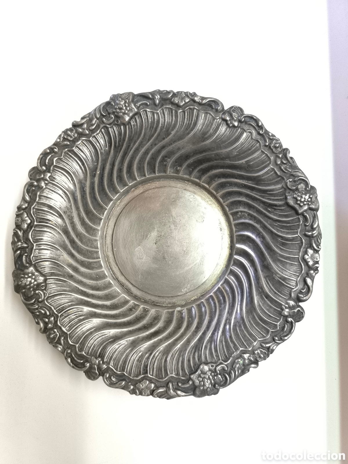 Antig&uuml;edades: Bandeja metal plateado echo en espa&ntilde;a