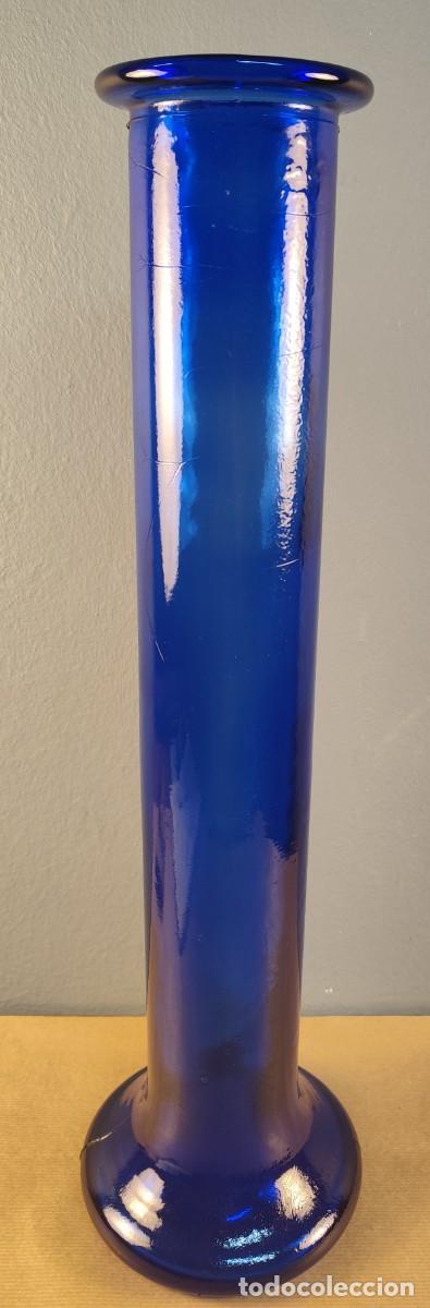 Antig&uuml;edades: Gran jarr&oacute;n de cristal azul, 57 cm altura