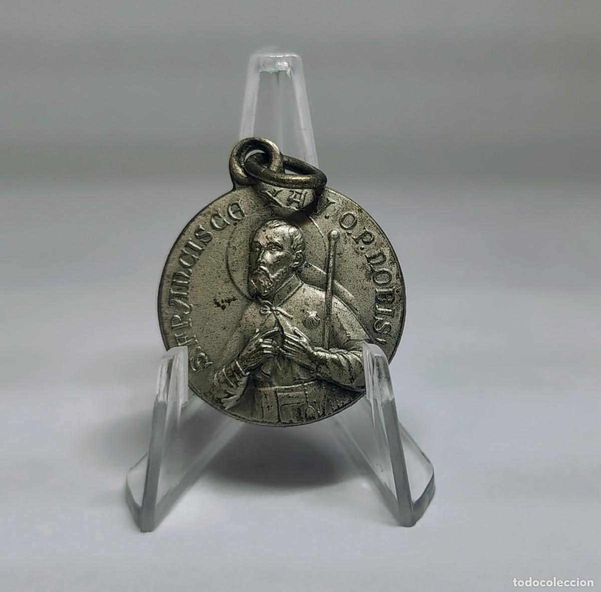 Antig&uuml;edades: Medalla religiosa / Colgante: FRANCISCO JAVIER y CASTILLO de JAVIER. M411