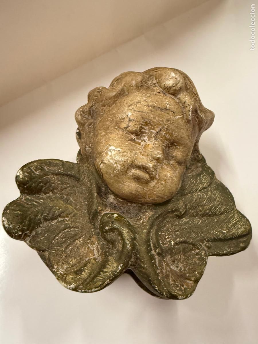 Antig&uuml;edades: Encantadora antigua cajita en estuco para guardar rosarios. Angel o querubin. 9x7,5x6cms