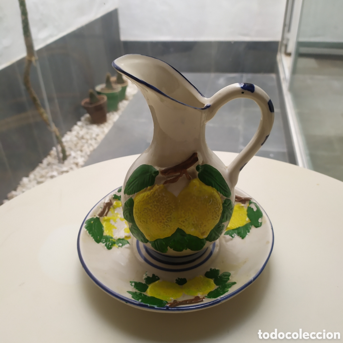 Antiques: Peque&ntilde;o y antiguo aguamanil de cer&aacute;mica