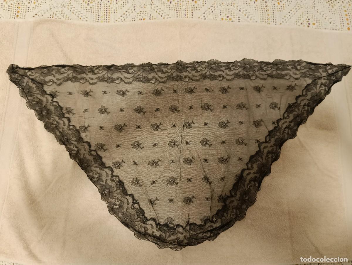 Antig&uuml;edades: Antiguo Velo de Iglesia o Mantilla Peque&ntilde;a - Encaje Negro - Motivos Florales - 50 x 100 cm