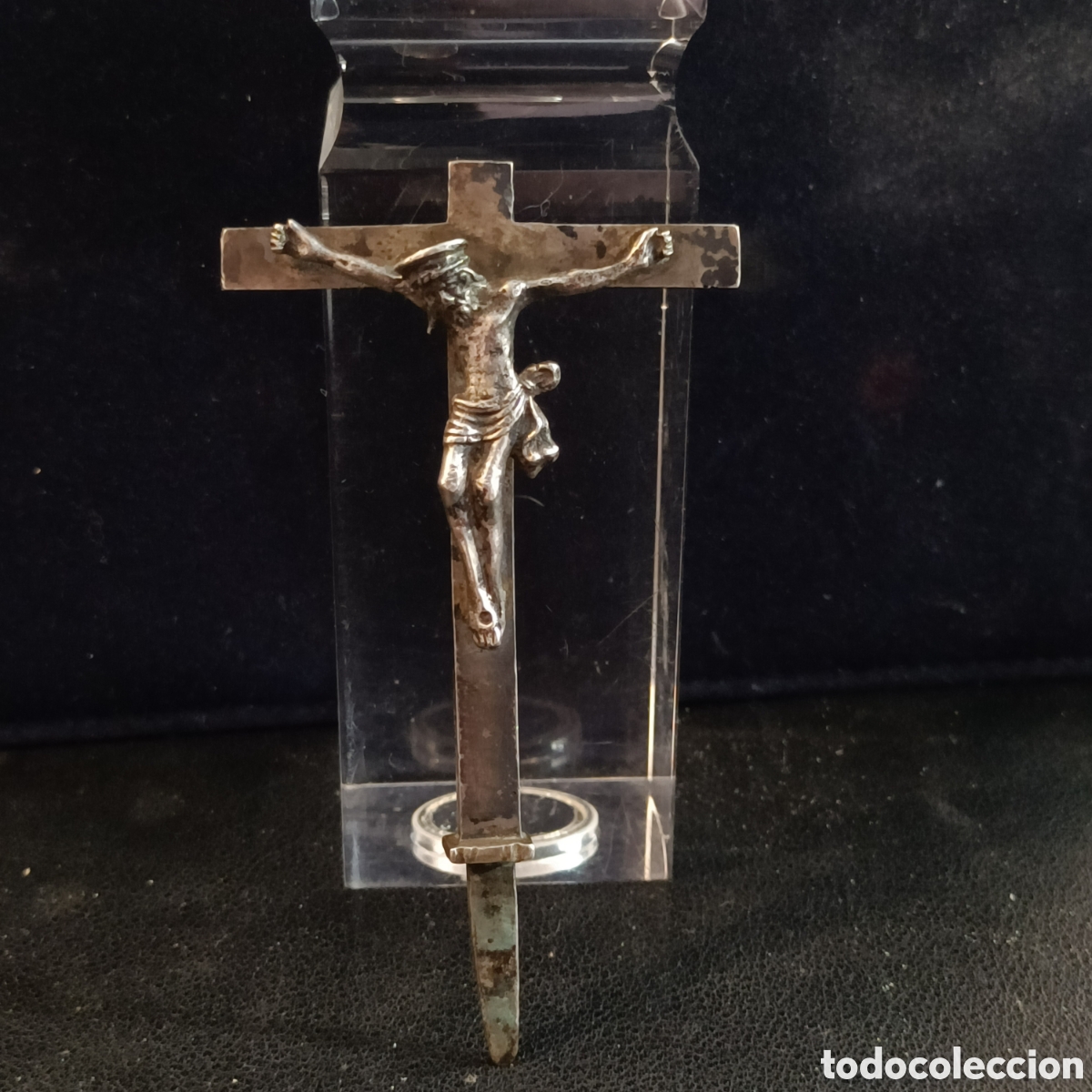 Antiquit&eacute;s: Figura de Cristo crucificado en plata, S. XVIII.