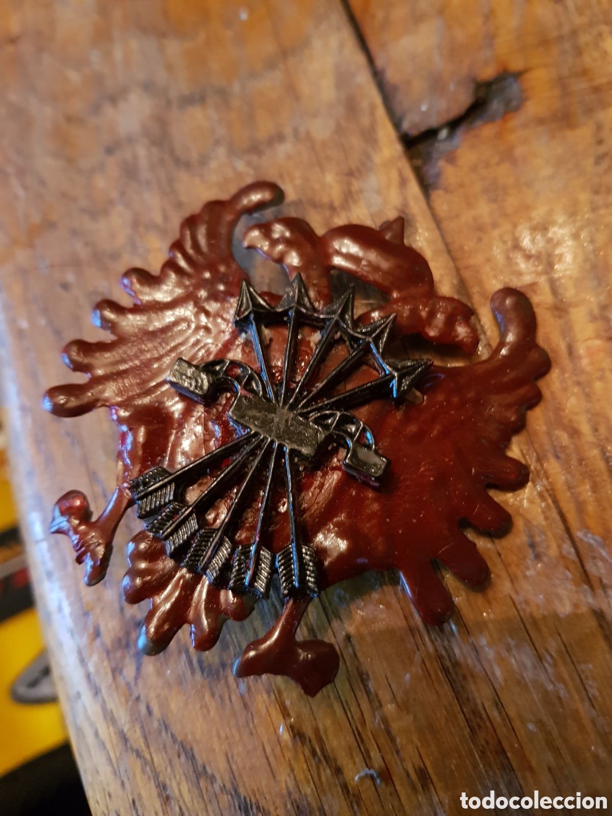 Antig&uuml;edades: ANTIGUA INSIGNIA DE LA FALANGE JERARQU&Iacute;A