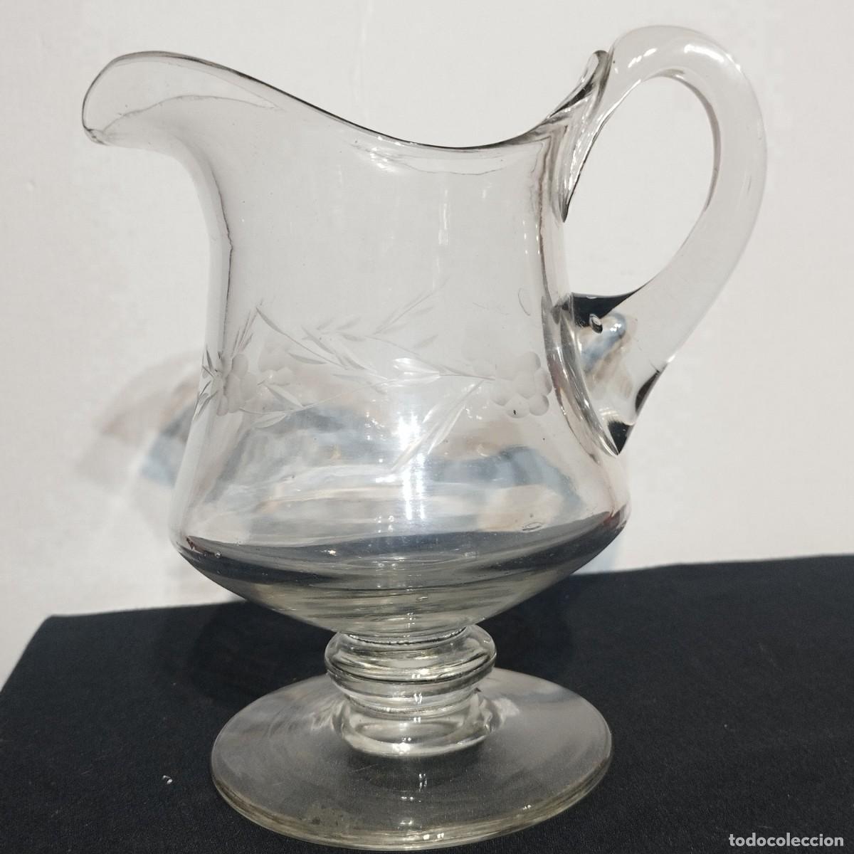 Antig&uuml;edades: JARRA DE AGUA VIDRIO TALLADO 20,5 CM ALTO -