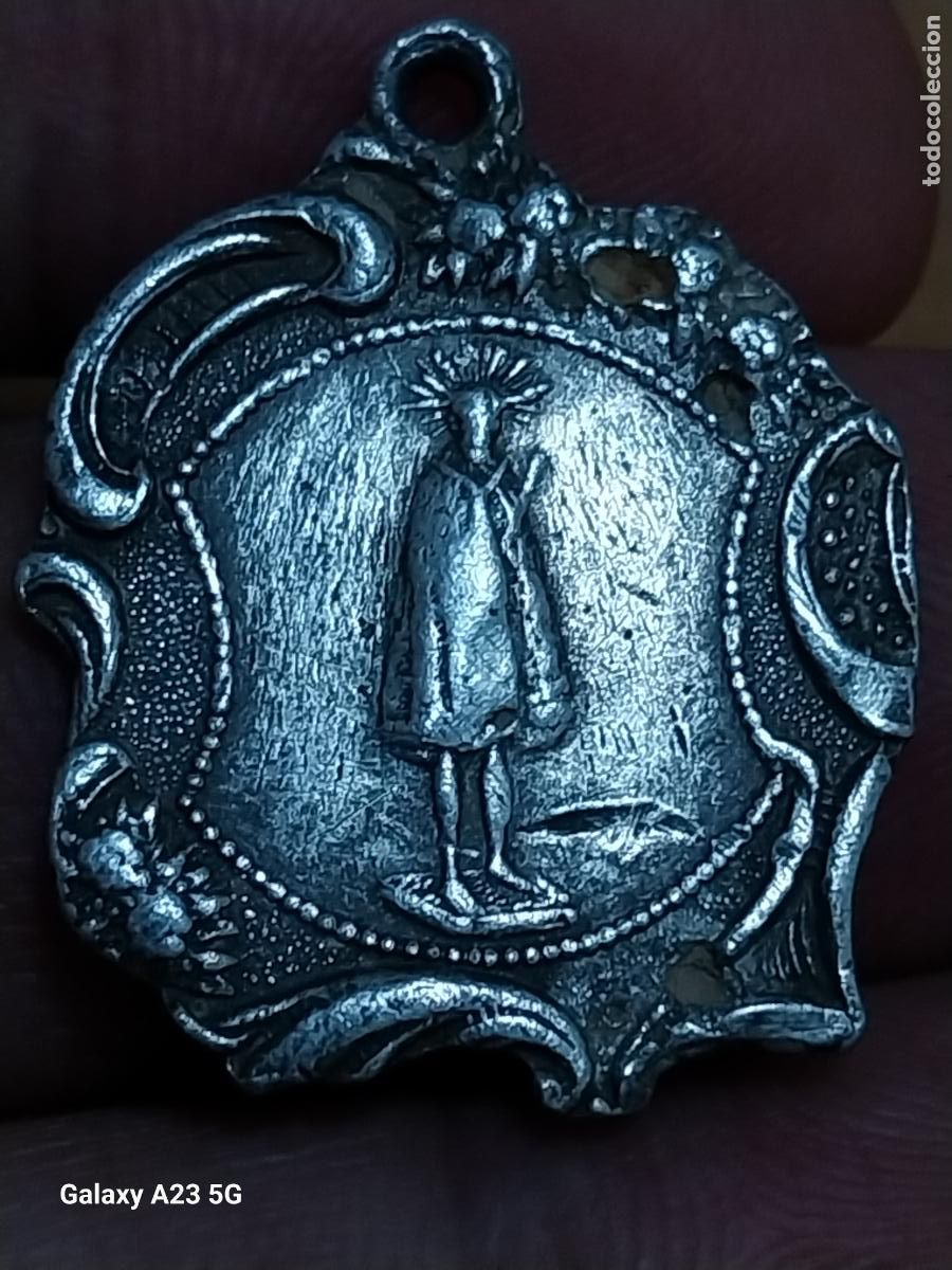 Antig&uuml;edades: ECCE HOMO PEGO MEDALLA CALADA 3CMS ALTO PRECIOSA MEDALLA DESGASTADA ALUMINIO