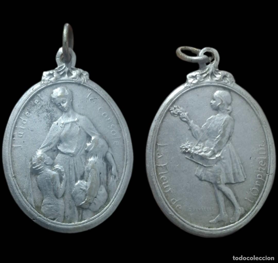 Antig&uuml;edades: WWI 1915-18. Medalla de plata antigua &rdquo;De la flor del hu&eacute;rfano