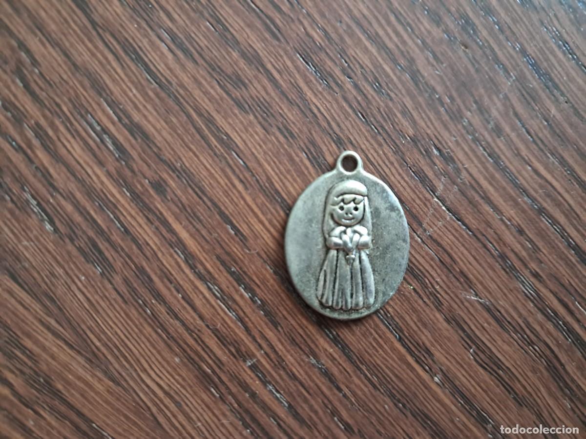 Antig&uuml;edades: medalla, mi primera comuni&oacute;n.